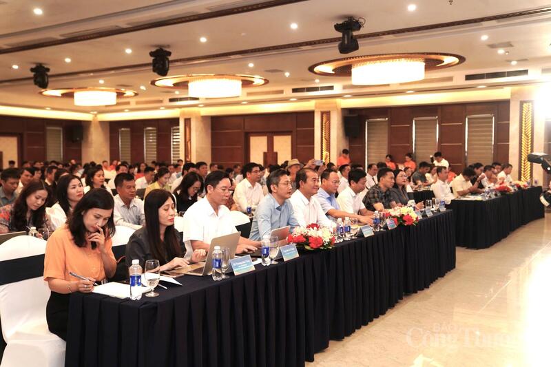 Toàn cảnh buổi hội thảo, tập huấn, đào tạo thí điểm tại tỉnh Hà Tĩnh về chuyển đổi số trong lĩnh vực du lịch năm 2026. Ảnh: Trọng Tùng