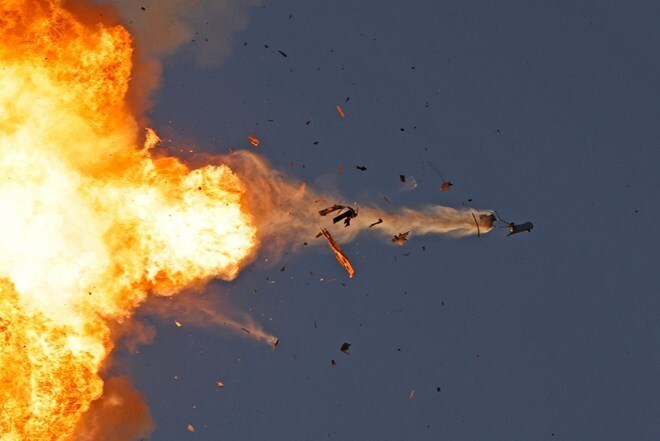 Hezbollah phóng loạt rocket vào Israel.