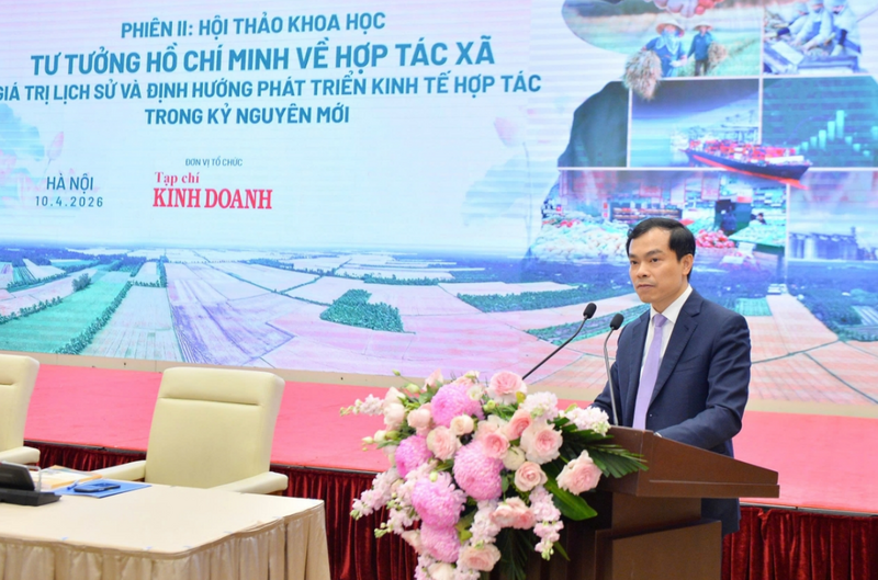 PGS.TS Nguyễn Mạnh Hùng, Phó giám đốc Học viện Chính trị quốc gia Hồ Chí Minh, Phó Chủ tịch, Tổng Thư ký Hội đồng Lý luận Trung ương.