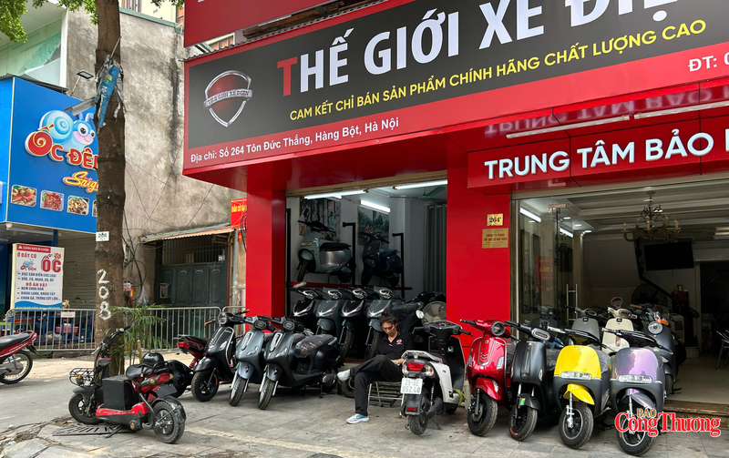 Các cửa hàng xe điện tăng cường nguồn cung để đáp ứng nhu cầu mua sắm gia tăng.