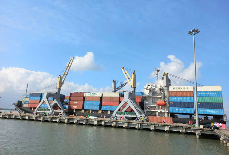 Việc sớm hình thành và xây dựng khu thương mại tự do tại Chân Mây - Lăng Cô là động lực tăng trưởng mới, tạo dư địa trong phát triển kinh tế - xã hội thành phố Huế. Ảnh: Nguyễn Tuấn