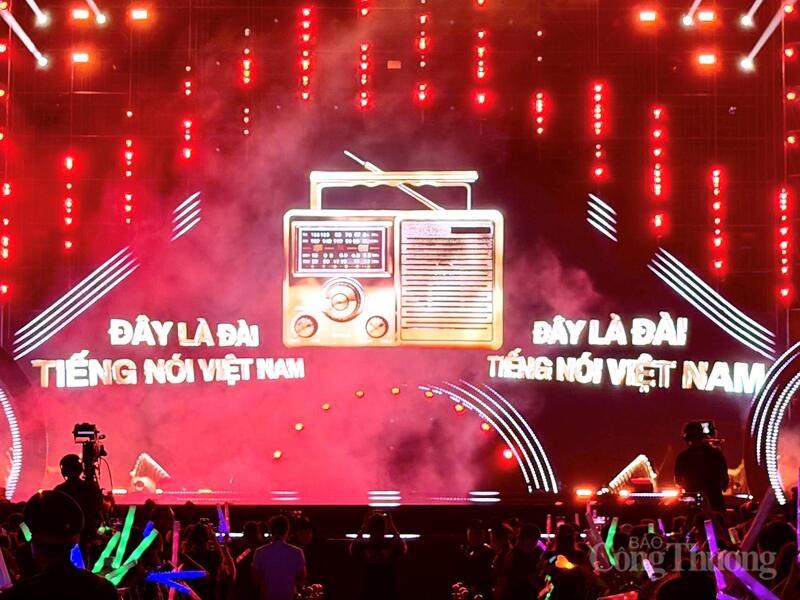 Bí thư Trung ương Đảng, Trưởng Ban Tuyên giáo và Dân vận Trung ương nhấn mạnh vai trò đặc biệt của phát thanh trong suốt chiều dài lịch sử cách mạng, từ những ngày đầu của “Tiếng nói Việt Nam” đến kỷ nguyên số hiện nay.