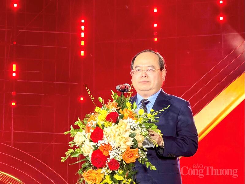 Bí thư Tỉnh ủy Quảng Ninh Quản Minh Cường phát biểu tại lễ khai mạc.