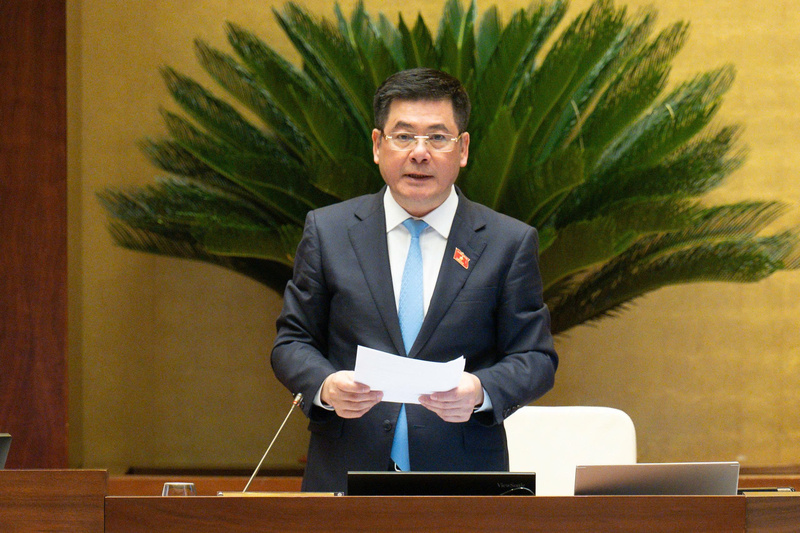 Phó Chủ tịch Quốc hội Nguyễn Hồng Diên điều hành phiên thảo luận chiều 11/4