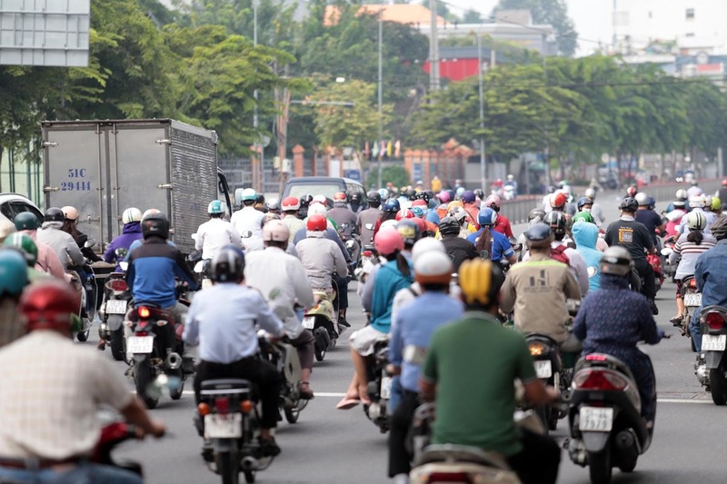TP. Hồ Chí Minh duy trì trạng thái nắng nóng, oi bức gia tăng vào trưa chiều.