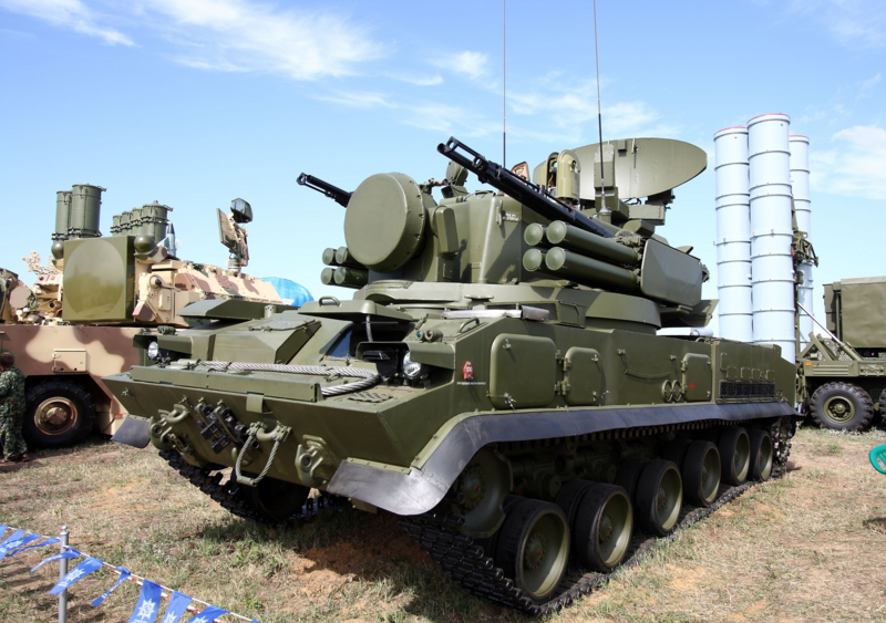 Với thiết kế cơ động và hỏa lực kết hợp, Tunguska trở thành lá chắn tầm thấp bảo vệ đội hình cơ giới. Ảnh: RIA