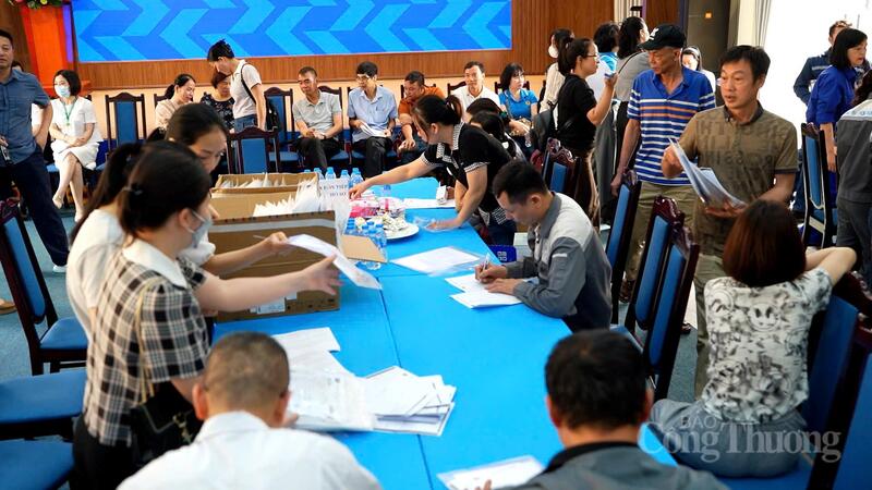 Hơn 200 đoàn viên, người lao động được thăm khám, tư vấn sức khỏe tại chương trình do Công đoàn Công Thương Việt Nam tổ chức.