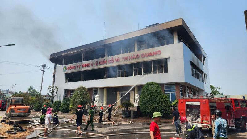 Hiện trường vụ cháy. Ảnh: Thành Đô