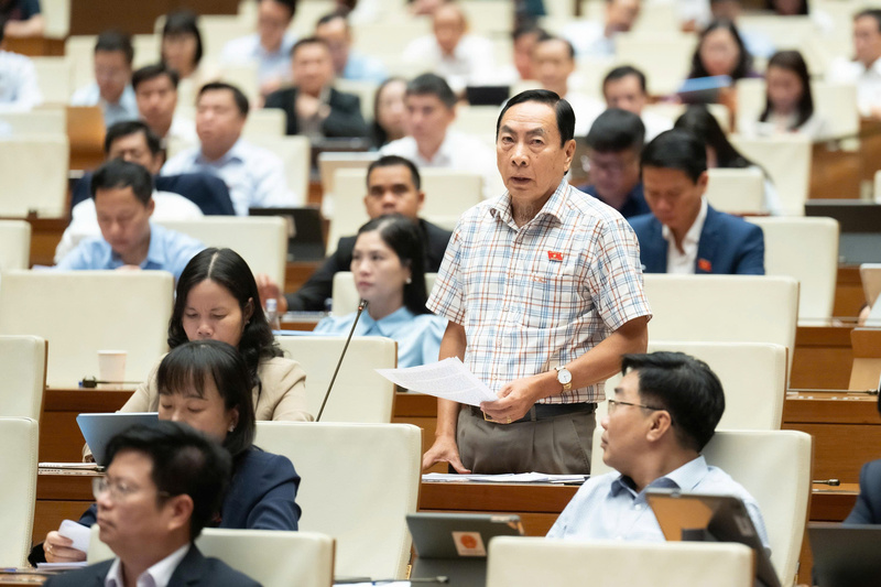 Đại biểu Quốc hội Phạm Văn Hòa đề xuất quan tâm đến nguồn ngân sách phân bổ cho Hà Nội và các tỉnh, thành, xử lý vấn đề ô nhiễm môi trường...