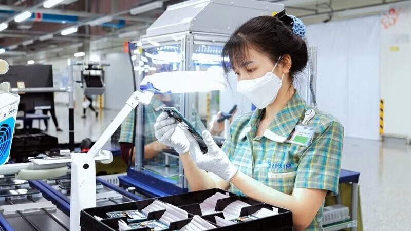 Kết thúc quý I/2026, tổng giá trị xuất nhập khẩu hàng hóa trên địa bàn tỉnh Thái Nguyên đạt 15,88 tỷ USD, tăng 36,8% so với quý IV/2025 và tăng 22% so với cùng kỳ năm trước, dẫn đầu cả nước về xuất siêu. Ảnh: Thế Bình