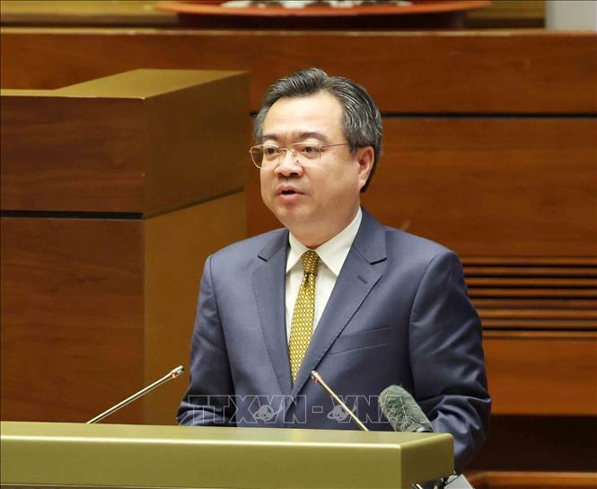 Đồng chí Nguyễn Thanh Nghị, Ủy viên Bộ Chính trị, Bí thư Trung ương Đảng, Trưởng Ban Chính sách, chiến lược Trung ương trình bày về Kết luận số 18-KL/TW. Ảnh: TTXVN