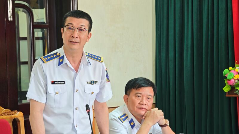 Đại tá Nguyễn Minh Khánh phát biểu tại hội nghị. Ảnh: Bình An