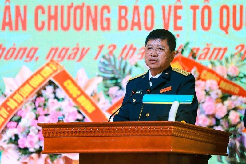 Đại tá Phan Văn Cảnh - Lữ đoàn trưởng Lữ đoàn Đặc công Hải quân 126 đọc diễn văn tại lễ kỷ niệm.