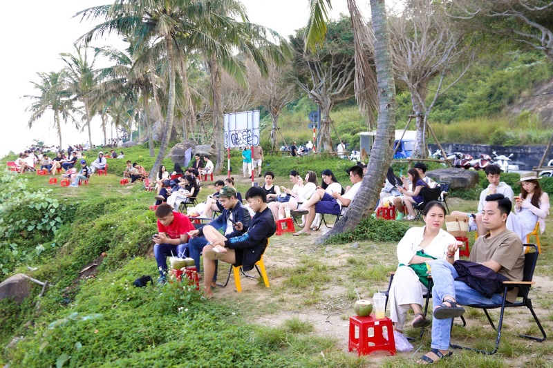 Bán đảo Sơn Trà không chỉ là điểm tránh nóng lý tưởng mà còn là nơi có thể ngắm toàn bộ vẻ đẹp của thành phố. Ảnh: Diễm Phúc