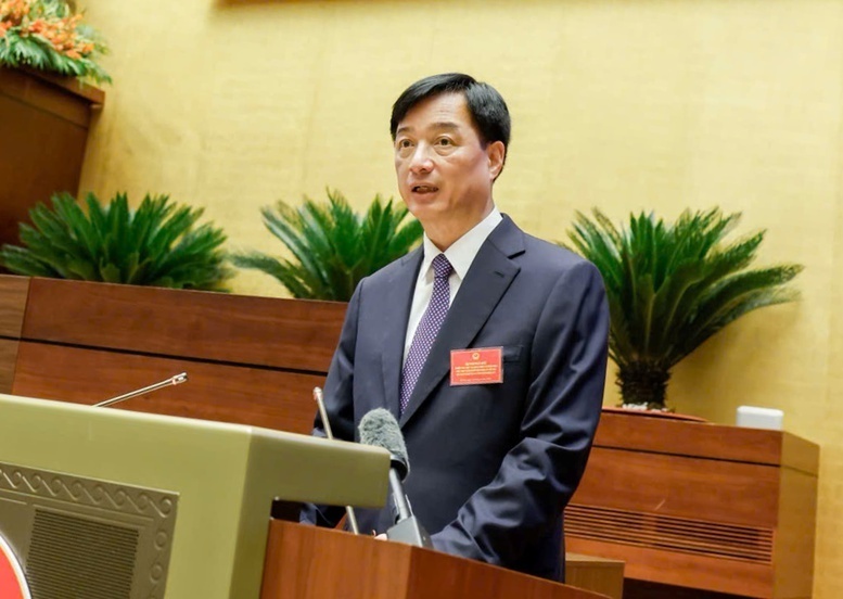 Đồng chí Nguyễn Duy Ngọc - Ủy viên Bộ Chính trị, Bí thư Trung ương Đảng, Trưởng Ban Tổ chức Trung ương trình bày Chuyên đề Quy định thi hành Điều lệ Đảng - Ảnh: VGP/Nhật Bắc