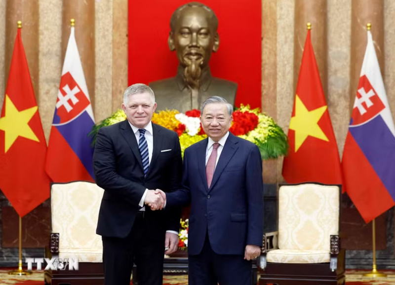 Tổng Bí thư, Chủ tịch nước Tô Lâm tiếp Thủ tướng Slovakia Robert Fico. (Ảnh: Thống Nhất/TTXVN)
