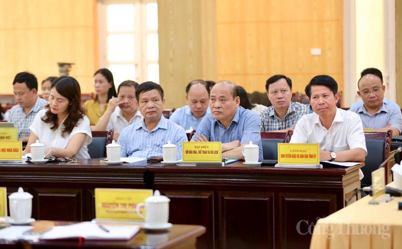 Các đại biểu tham dự hội nghị. Ảnh: Ngô Nhung