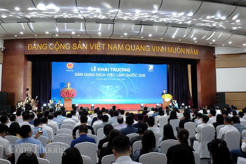 Toàn cảnh buổi lễ khai trương.