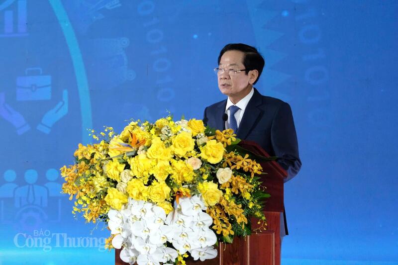 Bộ trưởng Bộ Nội vụ phát biểu tại lễ khai trương.