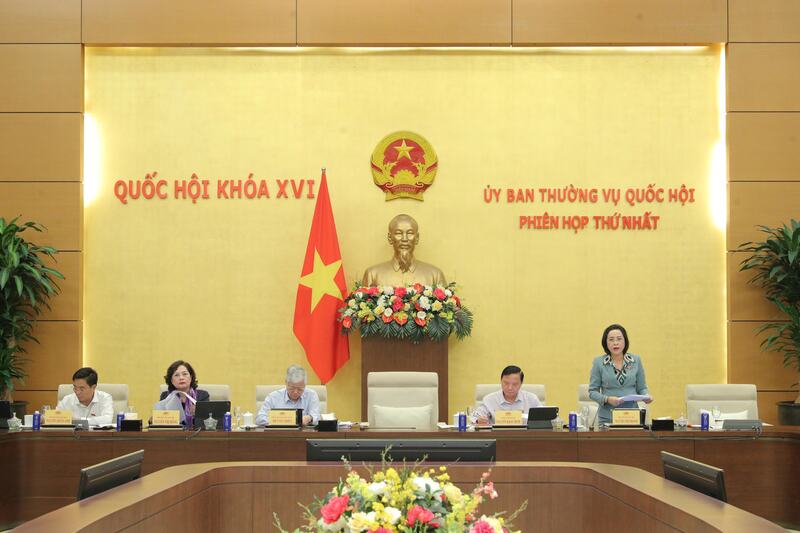 Phó Chủ tịch Quốc hội Nguyễn Thị Thanh điều hành phiên họp.