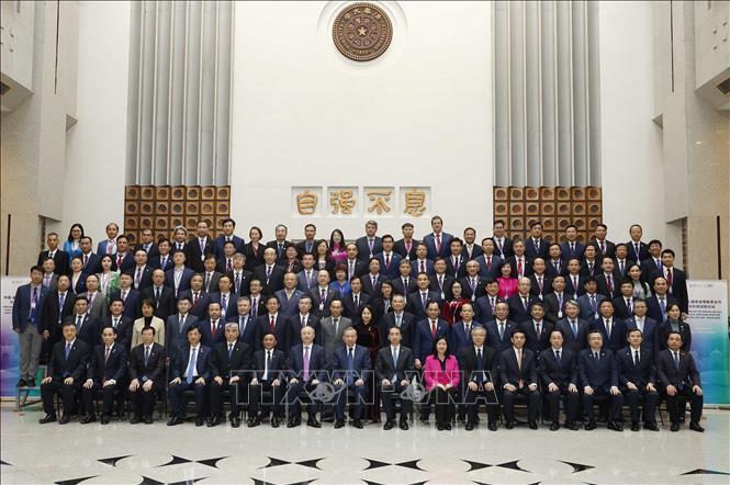 Tổng Bí thư, Chủ tịch nước Tô Lâm và đại biểu hai nước chụp ảnh chung. Ảnh: Thống Nhất/TTXVN