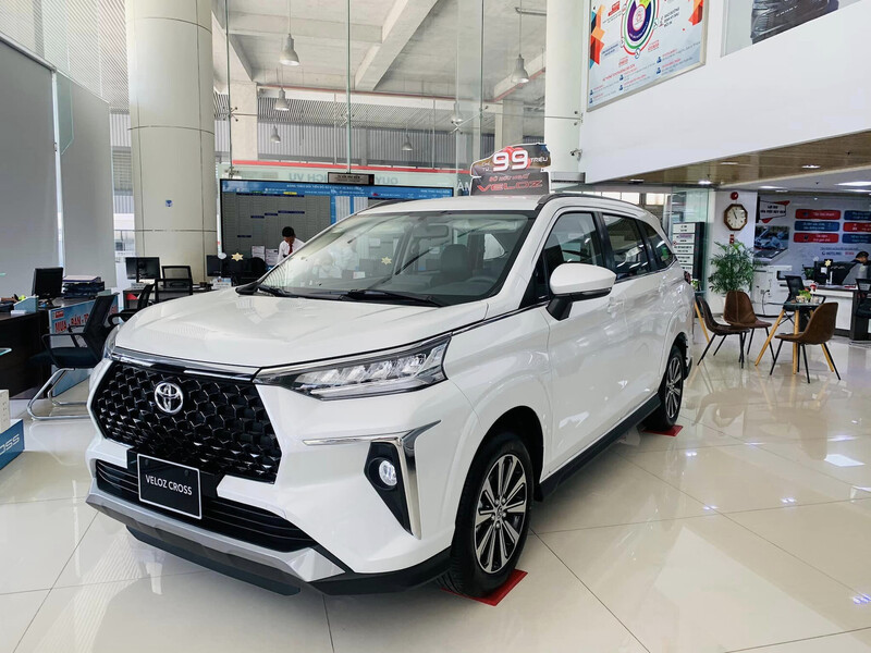 Mẫu xe Veloz Cross sẽ tiết kiệm từ 73 - 75 triệu đồng chi phí lăn bánh trong tháng 4