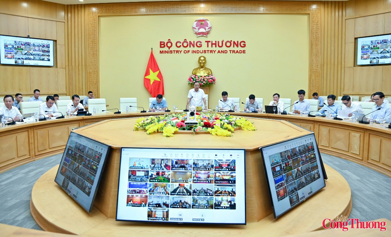 Bộ Công Thương trực tiếp trao đổi, giải đáp cụ thể từng khó khăn, vướng mắc của các địa phương.