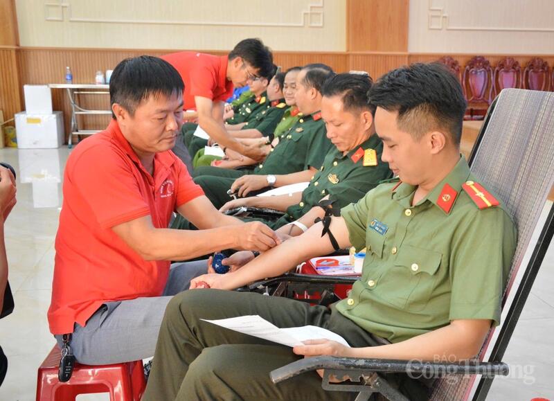 Mỗi giọt máu cho đi mang ý nghĩa nhân văn, cứu sống bệnh nhân.