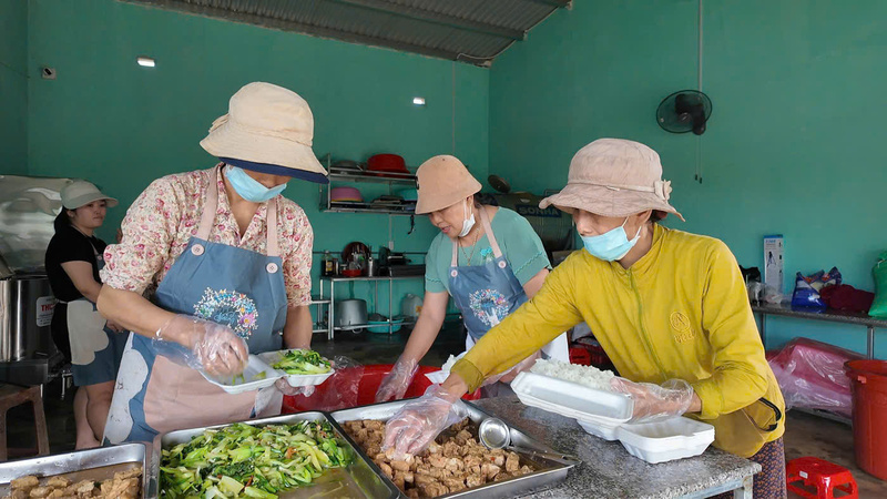Gia Lai tăng cường kiểm tra, bảo đảm an toàn thực phẩm tại các bếp ăn tập thể, bếp ăn trường học trên địa bàn. Ảnh minh hoạ
