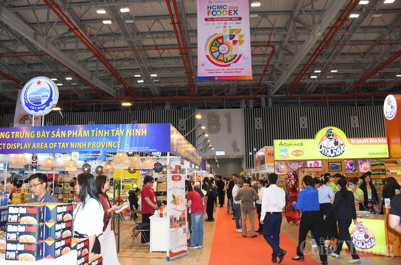 HCMC FOODEX 2026, quy tụ gần 500 gian hàng của 350 doanh nghiệp trong và ngoài nước, thúc đẩy kết nối giao thương, mở rộng thị trường xuất khẩu thực phẩm Việt. Ảnh: Thanh Minh.