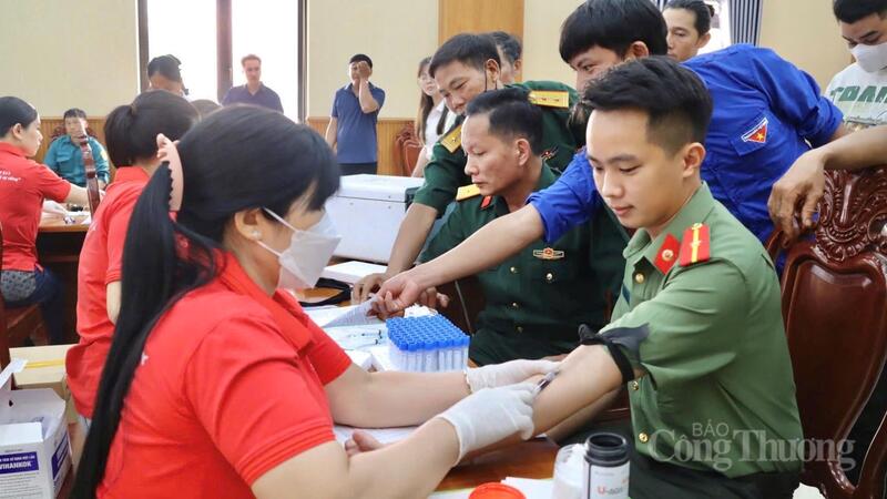 Gia Lai: Bộ đội hiến máu, lan tỏa nghĩa cử cao đẹp - 7