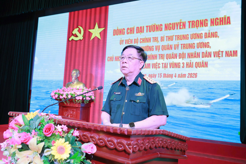 Đại tướng Nguyễn Trọng Nghĩa: Vùng 3 Hải quân tập trung xây dựng đơn vị vững mạnh toàn diện "mẫu mực, tiêu biểu", lấy xây dựng vững mạnh về chính trị làm cơ sở. Ảnh: HQVN