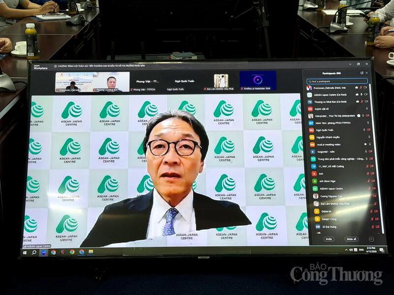 Ông Kunihiko Hirabayashi, đại diện Trung tâm ASEAN - Nhật Bản phát biểu tại Hội thảo. Ảnh: Ngọc Hoa