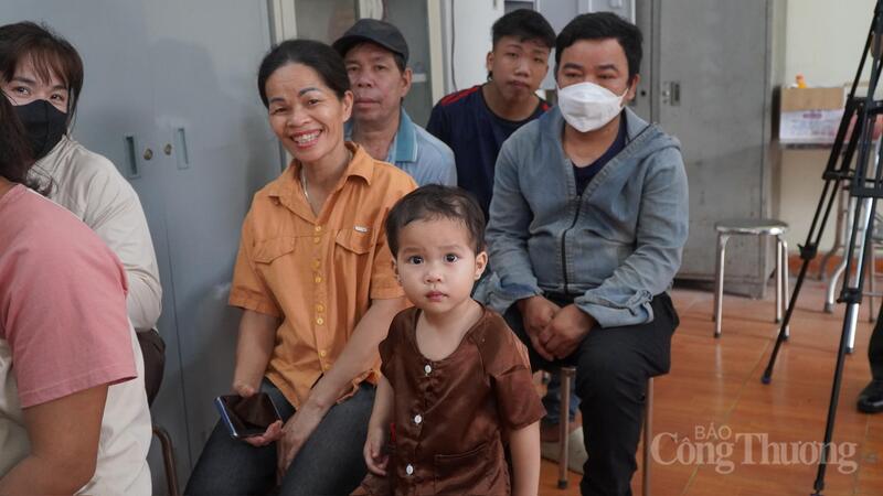 Báo Công Thương trao 80 suất quà tới gia đình chính sách tỉnh Phú Thọ - 3