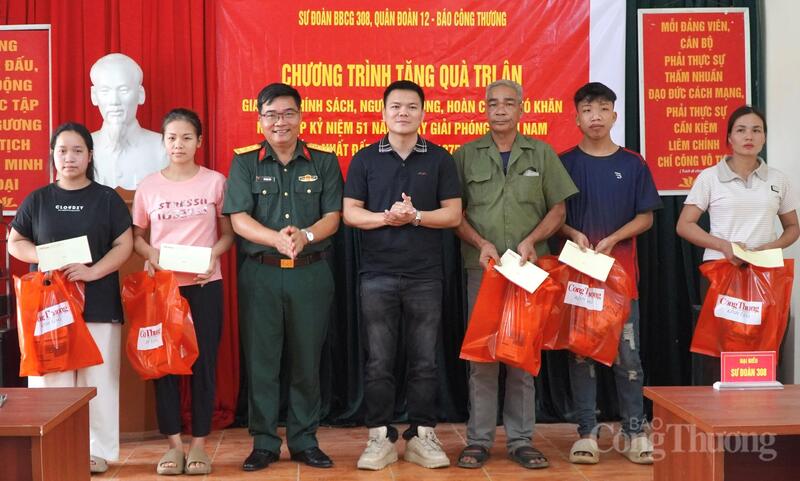 Báo Công Thương trao 80 suất quà tới gia đình chính sách tỉnh Phú Thọ - 10