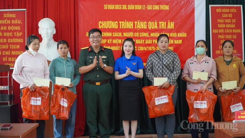 Báo Công Thương trao 80 suất quà tới gia đình chính sách tỉnh Phú Thọ - 11