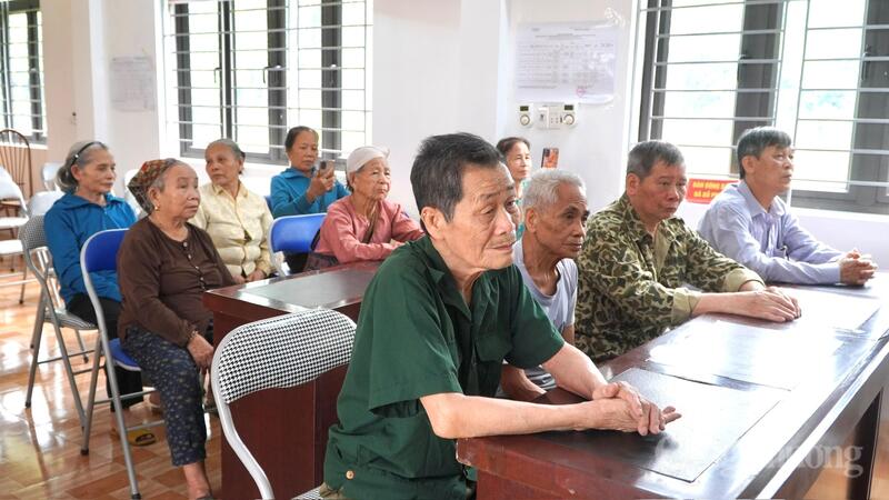 Báo Công Thương trao 80 suất quà tới gia đình chính sách tỉnh Phú Thọ - 2