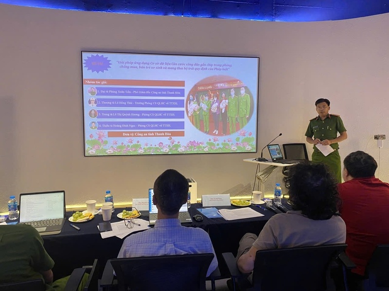 Giải pháp “Ứng dụng cơ sở dữ liệu Căn cước công dân gắn chíp trong phòng, chống mua, bán trẻ sơ sinh và mang thai hộ trái quy định của pháp luật" của Phòng Cảnh sát QLHC về TTXH tại cuộc thi Data For Life. Ảnh: Công an Thanh Hóa