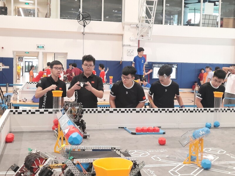 Công tác thử nghiệm và tối ưu robot được đẩy mạnh trước thềm VEX World Championship 2026.