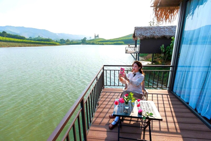 Các điểm du lịch sinh thái nơi miền Tây xứ Nghệ thu hút đông đảo du khách. Ảnh: Khu du lịch Hòn Mát