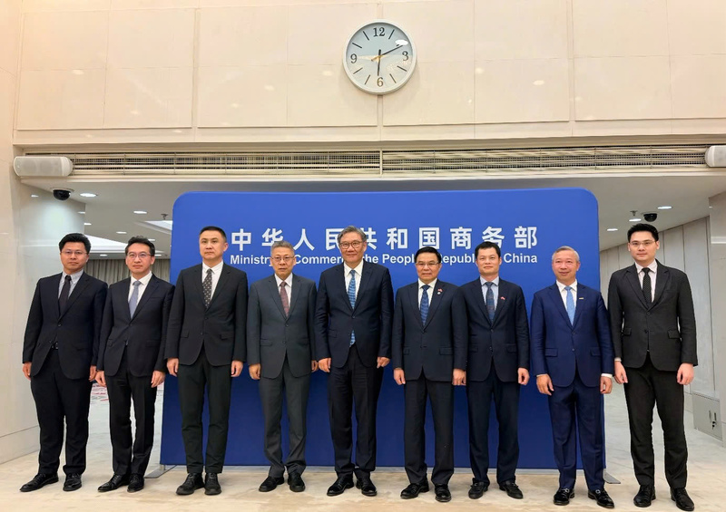 Các đại biểu chụp ảnh chung.