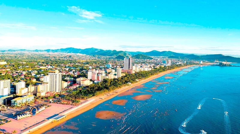 Cửa Lò là điểm du lịch thu hút đông du khách của tỉnh Nghệ An. Năm nay, Nghệ An tạo đột phá cho du lịch Cửa Lò với chuỗi Festival xuyên suốt năm. Ảnh: Quang An