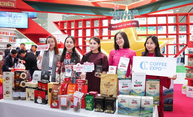 Các doanh nghiệp Việt đã trưng bày nhiều sản phẩm là thế mạnh của doanh nghiệp, với thương hiệu cà phê nổi tiếng như: L’amant Café, Vietnam Coffee, Simexco, ITG Coffee, G7.