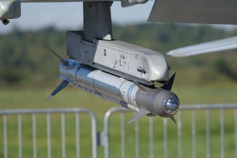 AIM-9X Sidewinder với khả năng khóa mục tiêu ngoài tầm nhìn giúp rút ngắn không chiến. Ảnh: Army Recognition