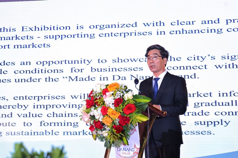 Ông Trần Chí Cường, Phó Chủ tịch UBND TP. Đà Nẵng phát biểu khai mạc triển lãm. Ảnh: Diễm Phúc
