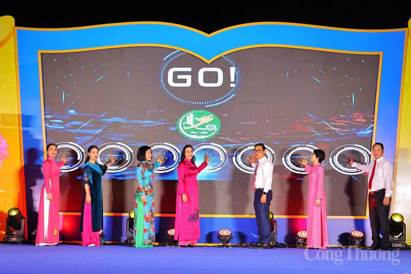 Chính thức ra mắt hệ thống Thư viện điện tử phường An Hải. Ảnh: Diễm Phúc