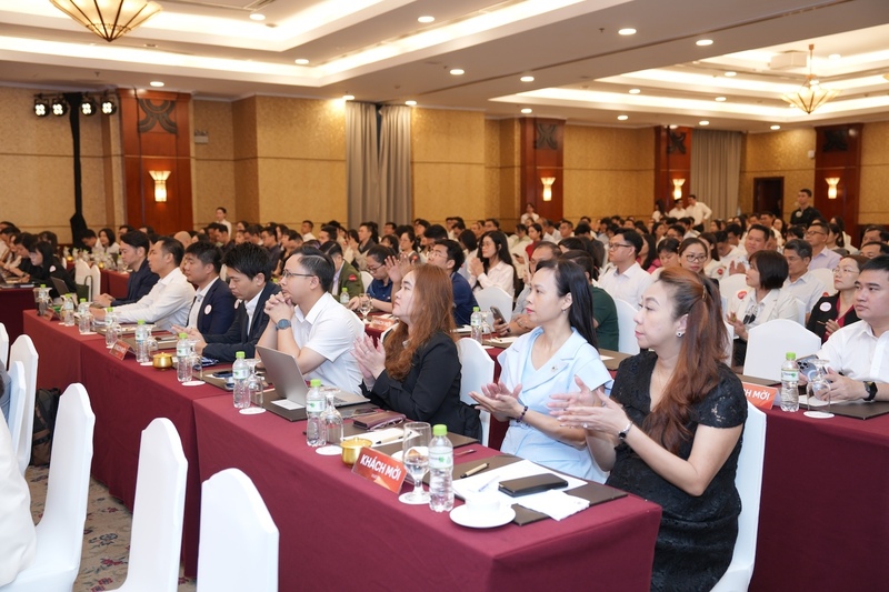 Kết thúc đại hội, toàn bộ các tờ trình đều được cổ đông Phát Đạt thông qua.