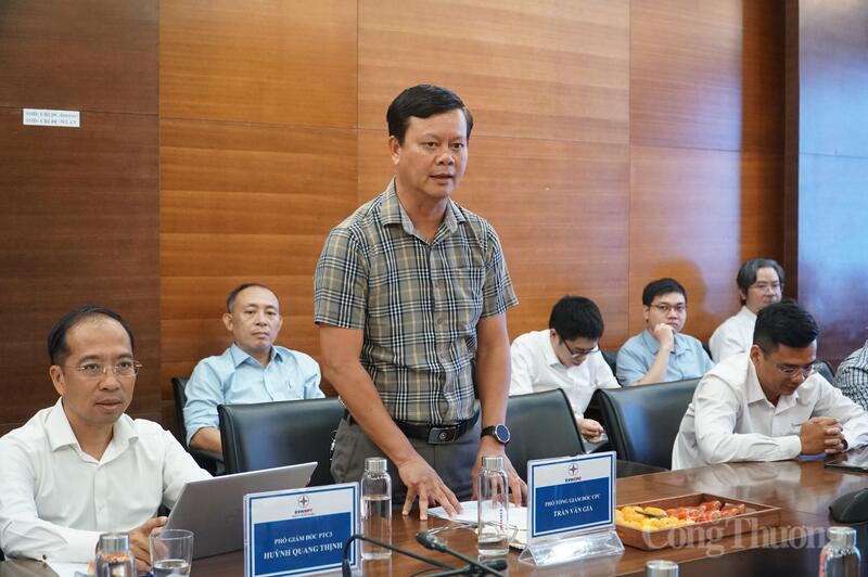Phó Tổng Giám đốc EVNCPC Trần Văn Gia phát biểu