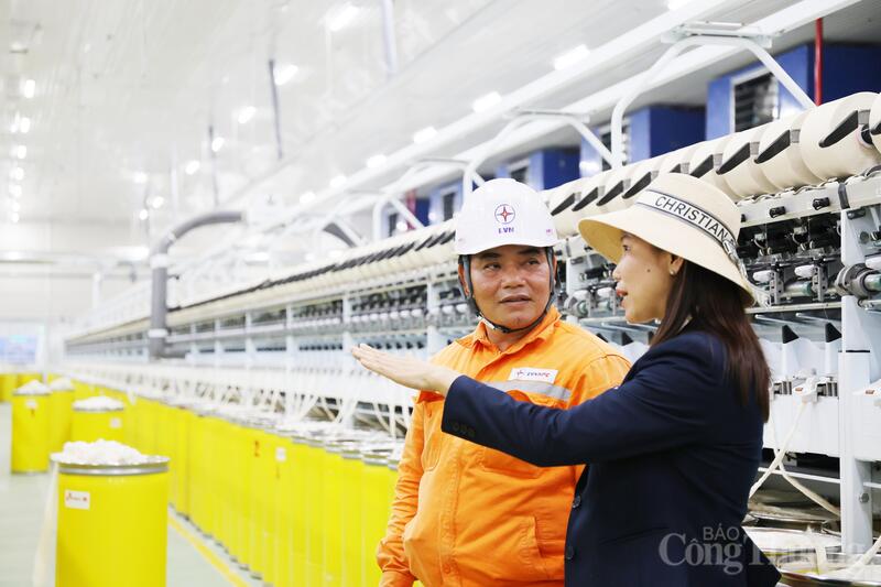 Doanh nghiệp chủ động xây dựng phương án điều chỉnh phụ tải, bố trí lại kế hoạch sản xuất theo các khung giờ phù hợp với tình hình thực tế của ngành điện. Ảnh: Trọng Tùng