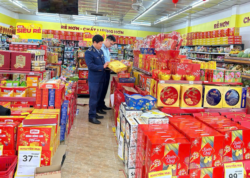 Đội Quản lý thị trường số 8 triển khai kiểm tra hàng hóa trên địa bàn. Ảnh: Đội Quản lý thị trường số 8